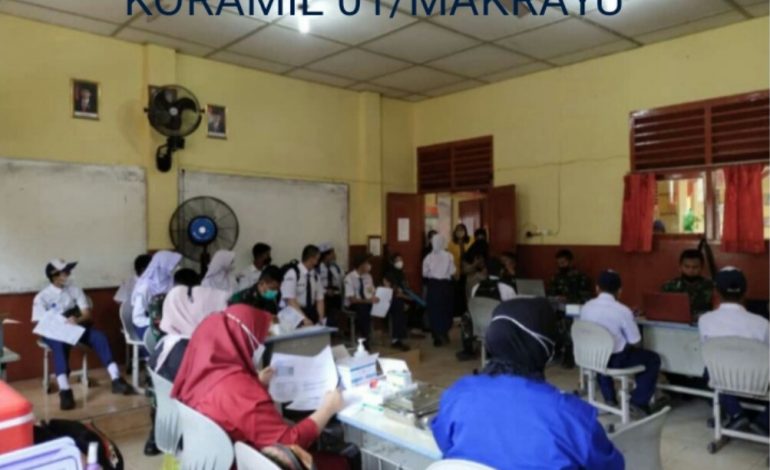 Koramil Makrayu Laksanakan Keroyokan Vaksin di SMPN 13 Palembang