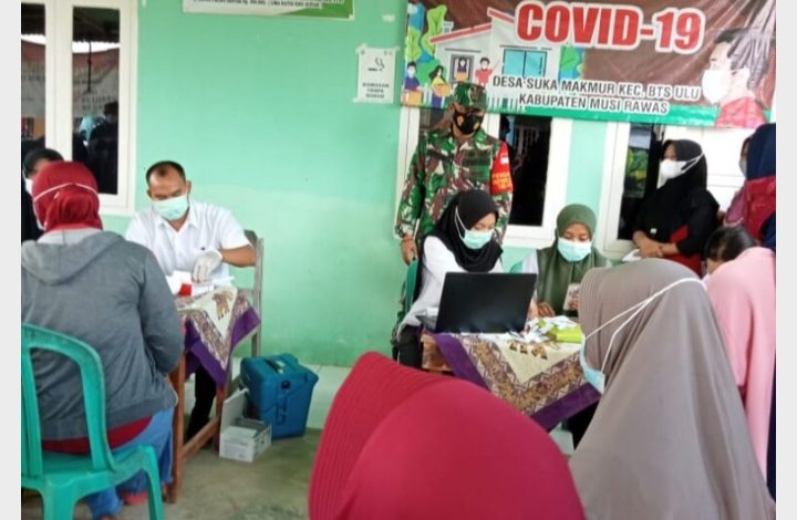 Babinsa Pantau Kegiatan Vaksinasi Di Wilayah Kecamatan BTS Ulu Kab Musi Rawas
