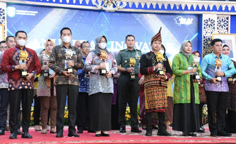 Danrem 044/Gapo Menerima Penghargaan Inovator Prov. Sumatra Selatan